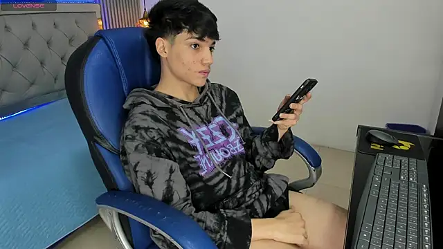 SamBlack  online show from 05/09/26, 01:16