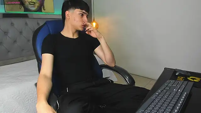 SamBlack  online show from 06/23/26, 12:47