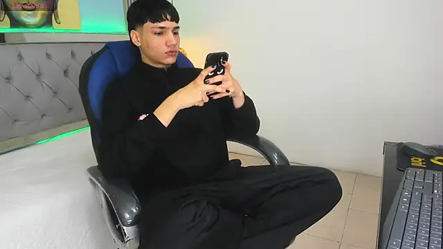 SamBlack  online show from 06/24/26, 02:27