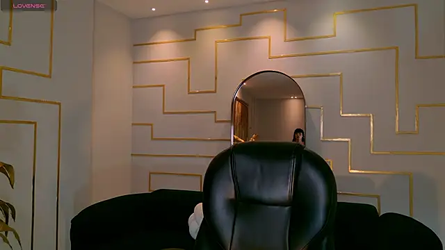 AgathaKondo  online show from 01/09/26, 07:37