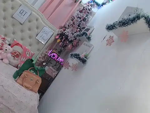 Snapshot of miss_ning chatting on 11/19/25, 11:43 miss ning online show from 11/19/25, 11:43