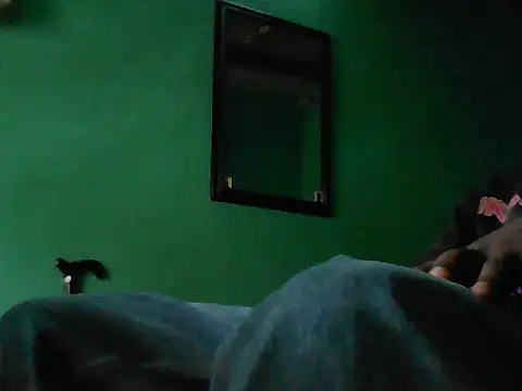 Snapshot of Dhuzu_Jovis chatting on 10/26/25, 12:11 Dhuzu Jovis online show from 10/26/25, 12:11