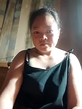 Snapshot of MaySweetb chatting on 10/01/25, 10:27 MaySweetb online show from 10/01/25, 10:27