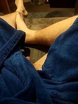 Snapshot of hubbyfun19 chatting on 01/17/26, 06:18 hubbyfun19 online show from 01/17/26, 06:18