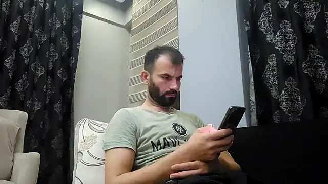 Apooabe online show from 12/17/25, 03:40