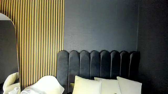 Gina 77 online show from 10/23/25, 12:04