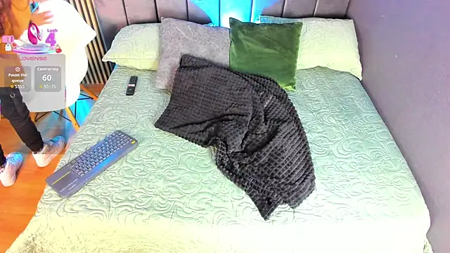 Gina 77 online show from 12/05/25, 07:43