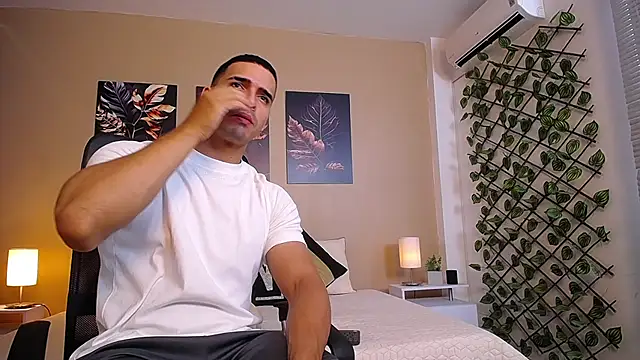 ChristopherBlack  online show from 11/12/25, 01:11