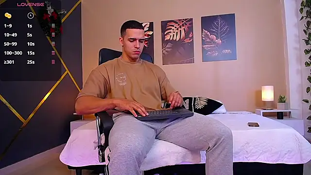 Snapshot of ChristopherBlack_ chatting on 01/07/26, 01:13 ChristopherBlack online show from 01/07/26, 01:13