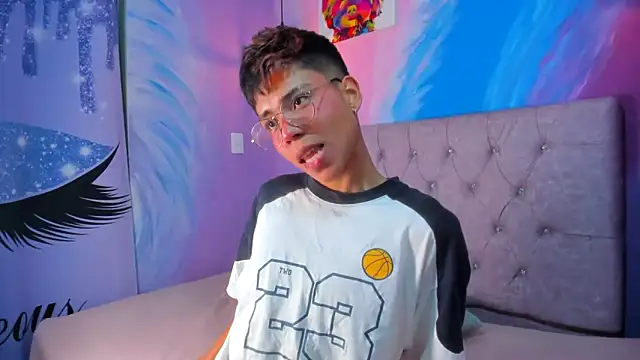 MaxiWildd online show from 11/13/25, 01:10