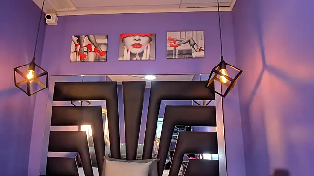 Snapshot of anne-brown13 chatting on 10/03/25, 08:06 anne-brown13 online show from 10/03/25, 08:06