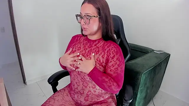 Kyleighc online show from 04/27/26, 10:08