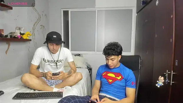 Snapshot of Noxx_starkK chatting on 09/28/25, 04:29 Noxx starkK online show from 09/28/25, 04:29