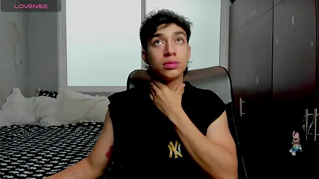 Snapshot of Noxx_starkK chatting on 12/15/25, 03:49 Noxx starkK online show from 12/15/25, 03:49