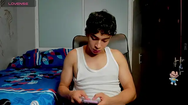 Snapshot of Noxx_starkK chatting on 12/19/25, 02:07 Noxx starkK online show from 12/19/25, 02:07