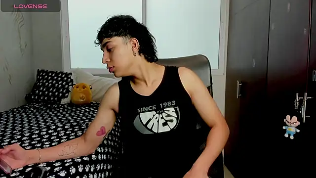 Snapshot of Noxx_starkK chatting on 01/13/26, 05:29 Noxx starkK online show from 01/13/26, 05:29