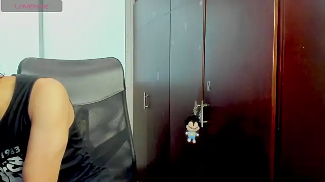 Snapshot of Noxx_starkK chatting on 01/14/26, 05:18 Noxx starkK online show from 01/14/26, 05:18