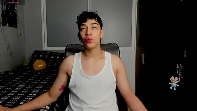 Snapshot of Noxx_starkK chatting on 02/01/26, 12:53 Noxx starkK online show from 02/01/26, 12:53