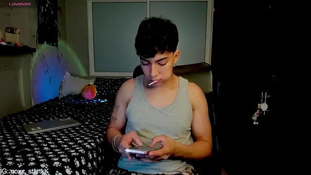 Snapshot of Noxx_starkK chatting on 03/22/26, 12:14 Noxx starkK online show from 03/22/26, 12:14