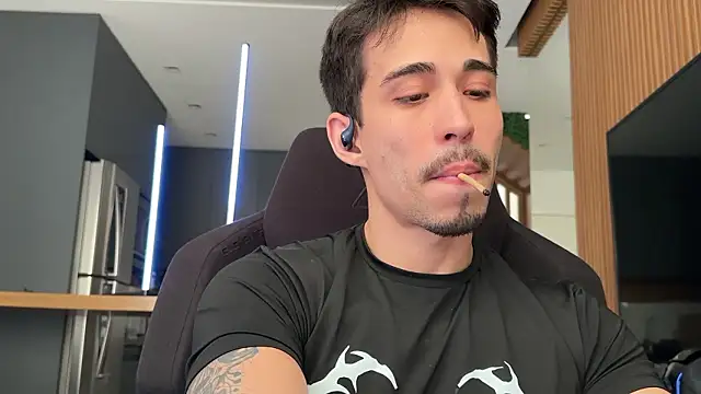 Snapshot of mettew22cm chatting on 03/20/26, 10:09 mettew22cm online show from 03/20/26, 10:09