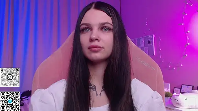 Michela Fruet online show from 05/12/26, 01:03