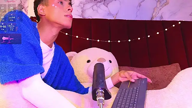 PrincePoppy online show from 11/21/25, 08:40