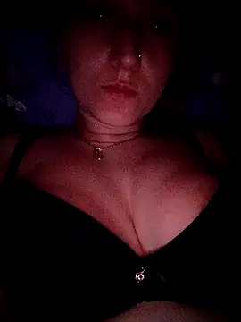 Snapshot of Lissa213 chatting on 10/04/25, 11:14 Lissa213 online show from 10/04/25, 11:14