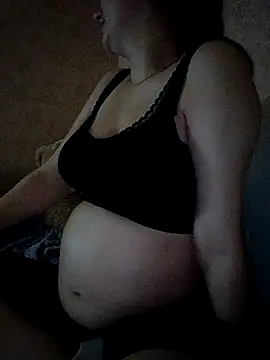 Snapshot of Lissa213 chatting on 10/13/25, 04:18 Lissa213 online show from 10/13/25, 04:18