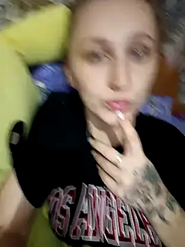 Snapshot of Lissa213 chatting on 10/19/25, 05:35 Lissa213 online show from 10/19/25, 05:35