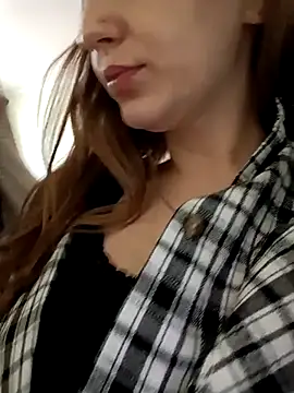 Snapshot of Lissa213 chatting on 10/24/25, 10:11 Lissa213 online show from 10/24/25, 10:11