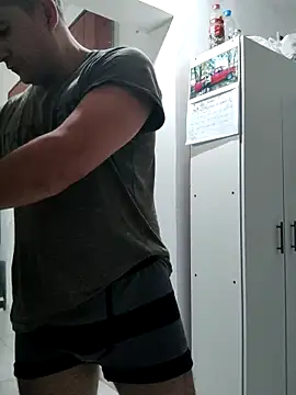 Bradd 32 online show from 03/30/26, 08:15