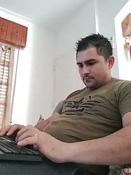 Snapshot of Bradd_32 chatting on 05/16/26, 05:01 Bradd 32 online show from 05/16/26, 05:01