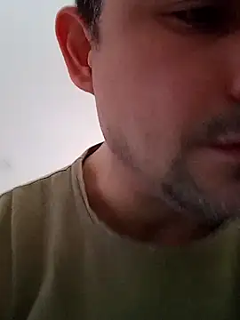 Snapshot of Bradd_32 chatting on 05/17/26, 05:09 Bradd 32 online show from 05/17/26, 05:09