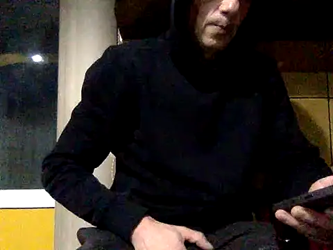 adiluci1 online show from 12/21/25, 06:04