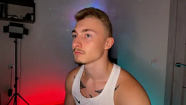 Snapshot of Artur__Skott chatting on 10/14/25, 05:58 Artur Skott online show from 10/14/25, 05:58