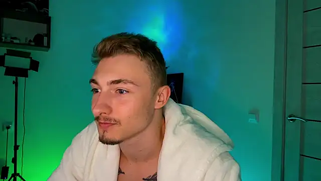 Snapshot of Artur__Skott chatting on 10/16/25, 07:59 Artur Skott online show from 10/16/25, 07:59