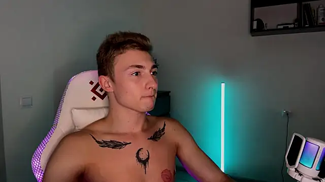 Snapshot of Artur__Skott chatting on 11/12/25, 11:10 Artur Skott online show from 11/12/25, 11:10