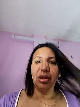 Snapshot of senciya chatting on 10/26/25, 09:42 senciya online show from 10/26/25, 09:42