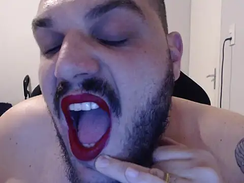 Snapshot of Brsecretbear chatting on 09/09/25, 10:31 Brsecretbear online show from 09/09/25, 10:31