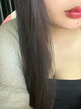 Linhtruong  online show from 12/17/25, 04:40