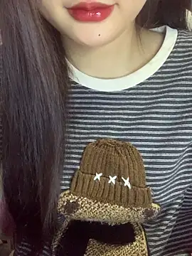 Snapshot of Linhtruong_ chatting on 01/07/26, 12:18 Linhtruong online show from 01/07/26, 12:18