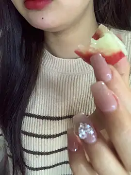 Snapshot of Linhtruong_ chatting on 01/12/26, 12:21 Linhtruong online show from 01/12/26, 12:21