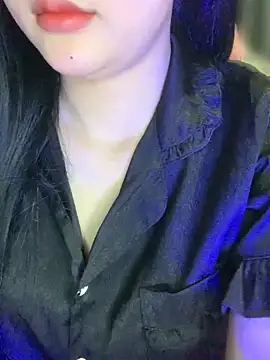 Linhtruong  online show from 04/30/26, 03:57