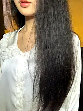 Snapshot of Nhinhi18 chatting on 12/22/25, 03:20 Nhinhi18 online show from 12/22/25, 03:20