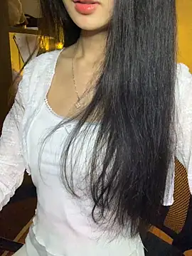 Snapshot of Nhinhi18 chatting on 03/04/26, 03:51 Nhinhi18 online show from 03/04/26, 03:51