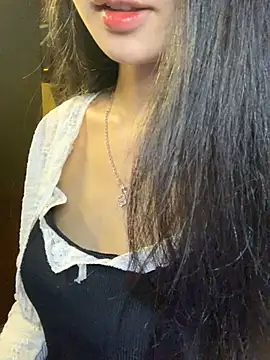 Nhinhi18 online show from 05/01/26, 03:49