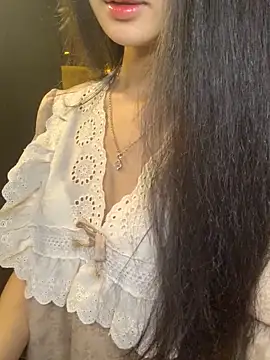 Nhinhi18 online show from 05/14/26, 02:57