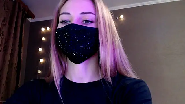 Iris lave online show from 12/18/25, 02:56