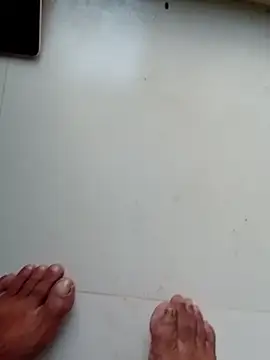 Snapshot of hackyourpussy@xh chatting on 10/28/25, 01:20 hackyourpussyxh online show from 10/28/25, 01:20