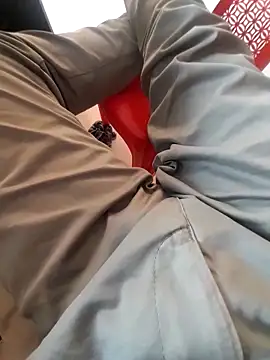 Snapshot of hackyourpussy@xh chatting on 11/26/25, 10:05 hackyourpussyxh online show from 11/26/25, 10:05